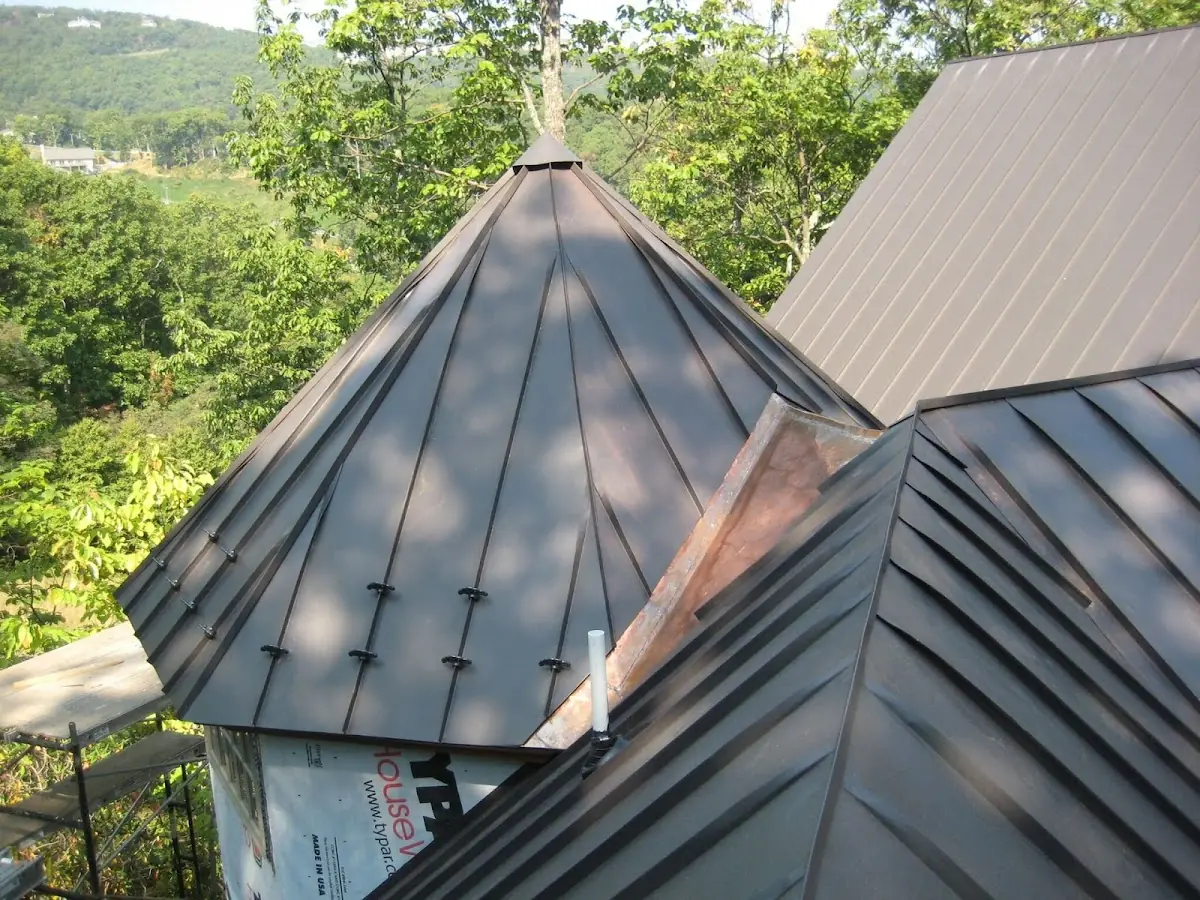 Professional Roof Tarp Installation by Craftsman Roofing in Anona